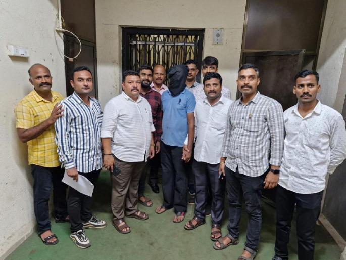 in nalasopara accused absconding for 22 years girl arrested performance of central crime branch police | विनयभंगाचा गुन्हा सिद्ध, २२ वर्षापासून फरार आरोपीला अटक; गुन्हे प्रकटीकरण शाखेच्या पोलिसांची कामगिरी in nalasopara accused absconding for 22 years girl arrested performance of central crime branch police | विनयभंगाचा गुन्हा सिद्ध, २२ वर्षापासून फरार आरोपीला अटक; गुन्हे प्रकटीकरण शाखेच्या पोलिसांची कामगिरी