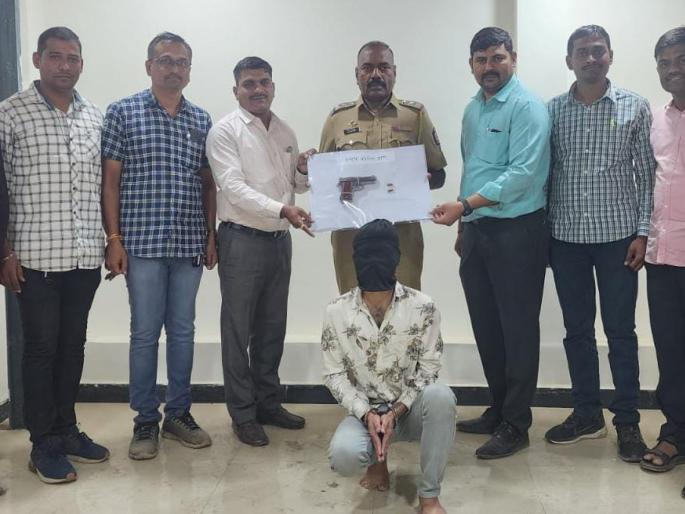 One accused arrested with country made pistol 2 live cartridges | देशी बनावटीचे पिस्टल, २ जिवंत काडतुसांसह एका आरोपीला अटक One accused arrested with country made pistol 2 live cartridges | देशी बनावटीचे पिस्टल, २ जिवंत काडतुसांसह एका आरोपीला अटक