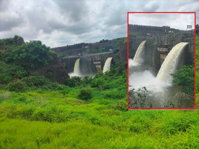 Nar-Madi waterfall of Naldurg Killa attracts tourists; Bori Dam is overflowing | Video: मनमोहक! नळदुर्ग किल्ल्यावरील नर-मादी धबधब्याची पर्यटकांना भुरळ; परिसर गर्दीने फुलला Nar-Madi waterfall of Naldurg Killa attracts tourists; Bori Dam is overflowing | Video: मनमोहक! नळदुर्ग किल्ल्यावरील नर-मादी धबधब्याची पर्यटकांना भुरळ; परिसर गर्दीने फुलला