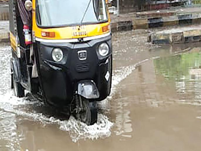 Nalasefi in Panvel partially; The possibility of tinkling water | पनवेलमधील नालेसफाई अर्धवटच; पाणी तुंबण्याची शक्यता