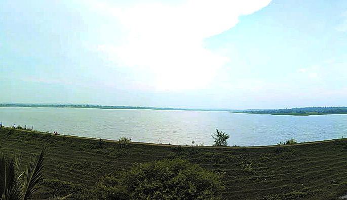 Water crisis at 33 villages in Malkapur taluka | मलकापूर तालुक्यात ३३ गावांवर पाणीटंचाईचे सावट Water crisis at 33 villages in Malkapur taluka | मलकापूर तालुक्यात ३३ गावांवर पाणीटंचाईचे सावट