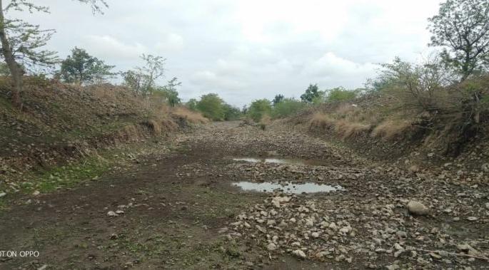 River in Rajura dried up | राजूरा परिसरातील नदी,नाले कोरडेच