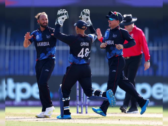 T20 World Cup, NAM vs IRE : Namibia beat Ireland by 8 wickets to advance into the Super 12 stage, History created in Sharjah | T20 World Cup, Namibia  advance into the Super 12 : शारजात इतिहास घडला, नामिबियानं तगड्या आयर्लंडला धक्का देत प्रथमच Super 12मध्ये प्रवेश केला