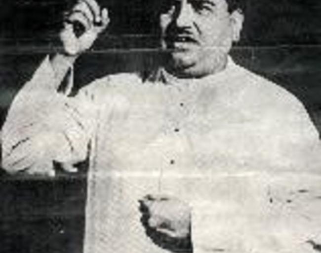 Bid on election diners in the birthplace of Krantisinh- Yedemchhindra's decision | क्रांतिसिंहांच्या जन्मभूमीत निवडणुकीच्या जेवणावळीवर बंदी-- येडेमच्छिंद्रचा निर्णय  Bid on election diners in the birthplace of Krantisinh- Yedemchhindra's decision | क्रांतिसिंहांच्या जन्मभूमीत निवडणुकीच्या जेवणावळीवर बंदी-- येडेमच्छिंद्रचा निर्णय