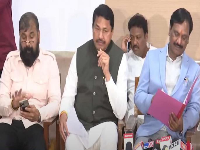 Ministers without portfolios for six days what can the public expect Opposition slams government | खुद्द मंत्रीच सहा दिवस बिनखात्याचे, जनतेला काय अपेक्षा असणार? विरोधकांचा सरकारला खोचक टोला Ministers without portfolios for six days what can the public expect Opposition slams government | खुद्द मंत्रीच सहा दिवस बिनखात्याचे, जनतेला काय अपेक्षा असणार? विरोधकांचा सरकारला खोचक टोला