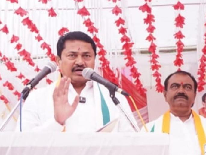 Atul Chavan scammed Rs 4,000 crore, BJP nominated his wife: Nana Patole | ४ हजार कोटींचा भ्रष्टाचार करणाऱ्या अभियंत्याच्या पत्नीला भाजपाची उमेदवारी: नाना पटोले Atul Chavan scammed Rs 4,000 crore, BJP nominated his wife: Nana Patole | ४ हजार कोटींचा भ्रष्टाचार करणाऱ्या अभियंत्याच्या पत्नीला भाजपाची उमेदवारी: नाना पटोले