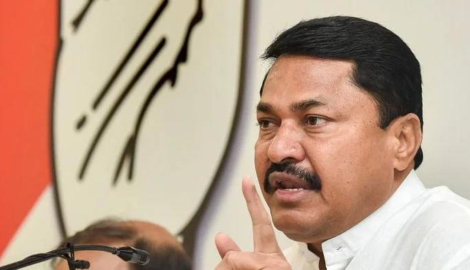 Patole hints that the old president will remain in power even after resignation | राजीनाम्यानंतरही जुन्याच अध्यक्षांकडे कारभार राहण्याचे पटोलेंचे संकेत