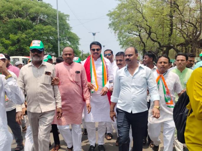 congress nana patole criticize bjp and central govt in rally for solapur lok sabha election 2024 | “राहुल गांधी देशाला प्रगतीपथावर नेणार, जनता भाजपाला धडा शिकवणार”; नाना पटोले स्पष्टच बोलले congress nana patole criticize bjp and central govt in rally for solapur lok sabha election 2024 | “राहुल गांधी देशाला प्रगतीपथावर नेणार, जनता भाजपाला धडा शिकवणार”; नाना पटोले स्पष्टच बोलले