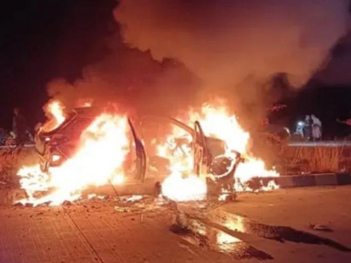 'He was screaming as he came out of the burning car, but...'; Driver's tragic end in Nanded | Nanded: अपघातानंतर जळत्या कारमधून चालक बाहेर पडला; पण होरपळून करुण अंत 'He was screaming as he came out of the burning car, but...'; Driver's tragic end in Nanded | Nanded: अपघातानंतर जळत्या कारमधून चालक बाहेर पडला; पण होरपळून करुण अंत