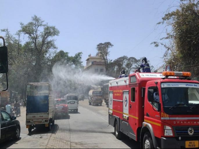 corona virus; Disposal of roads in Nanded city by fire brigade | corona virus ; अग्निशमन दलाकडून नांदेडगावात रस्ते निर्जंतुकीकरण corona virus; Disposal of roads in Nanded city by fire brigade | corona virus ; अग्निशमन दलाकडून नांदेडगावात रस्ते निर्जंतुकीकरण