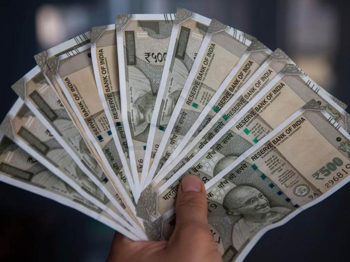 5 crores are deposited in the account of deceased farmers | मृत शेतकऱ्यांच्या खात्यात जमा होताहेत ५ कोटी रुपये; धक्कादायक माहिती समोर 5 crores are deposited in the account of deceased farmers | मृत शेतकऱ्यांच्या खात्यात जमा होताहेत ५ कोटी रुपये; धक्कादायक माहिती समोर