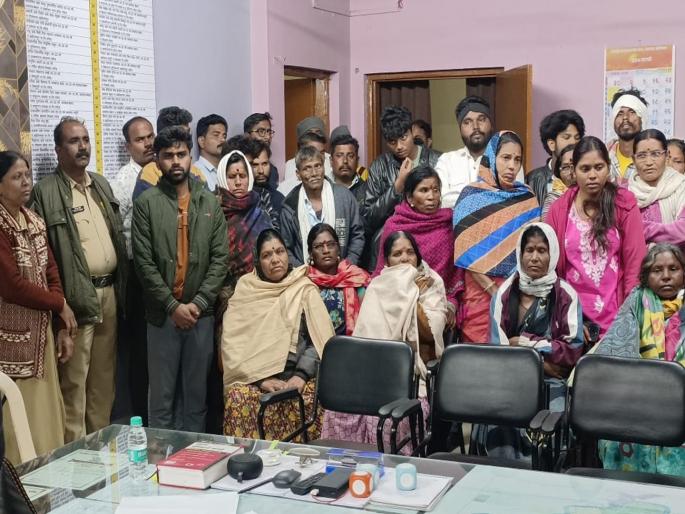 A stir in Nanded! A young woman ended her life in the room of her harassing friend, relatives were shocked! | नांदेडमध्ये खळबळ! तरुणीने त्रास देणाऱ्या मित्राच्या रूमवरच संपवले जीवन, नातेवाईकांचा ठिय्या!