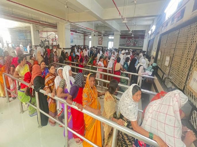 Double admission of patients, medicines run out, more than 100 vacancies for nurses; Nanded's Govt hospital only ventilator | दुप्पट रुग्ण भरती, औषधी संपली, मनुष्यबळाच्या तुटवड्याने नांदेडचे रुग्णालयच व्हेंटीलेटर