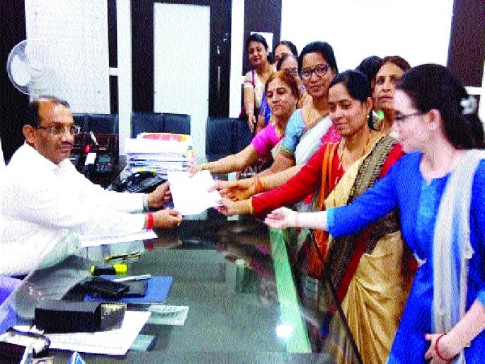 On the highway, where should we go? | महामार्गावर आम्ही ‘तिकडे’ जावे कुठे ?