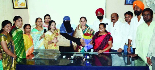 Publishers Khalsa, Arshiya Begum elected unconstitutional | प्रकाशकौर खालसा, आर्शिया बेगम यांची बिनविरोध निवड Publishers Khalsa, Arshiya Begum elected unconstitutional | प्रकाशकौर खालसा, आर्शिया बेगम यांची बिनविरोध निवड