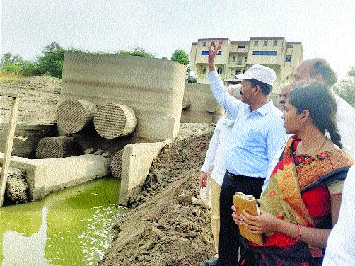 speedy work for Water in Nanded | नांदेडमध्ये पाण्यासाठी खटाटोप speedy work for Water in Nanded | नांदेडमध्ये पाण्यासाठी खटाटोप