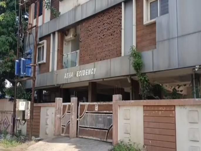 NEET Leak Probe CBI Raids Nanded Resident Who Paid Rs 5 Lakh to Buy Paper for Daughter | मुलीसाठी ५ लाखांत खरेदी केला 'नीट'चा पेपर; नांदेडमध्ये सीबीआयकडून ८ तास घराची झाडाझडती NEET Leak Probe CBI Raids Nanded Resident Who Paid Rs 5 Lakh to Buy Paper for Daughter | मुलीसाठी ५ लाखांत खरेदी केला 'नीट'चा पेपर; नांदेडमध्ये सीबीआयकडून ८ तास घराची झाडाझडती