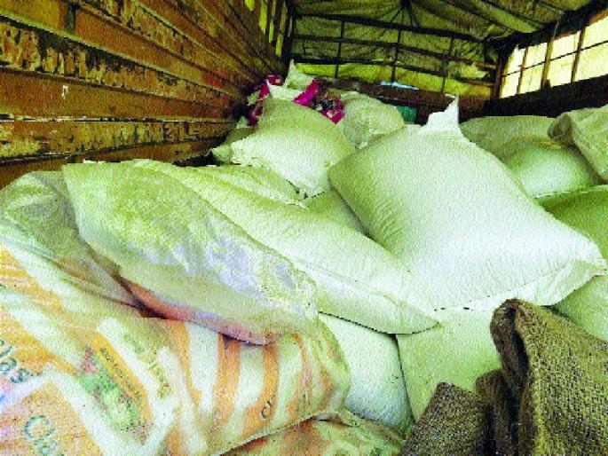 Anganwadi nutrition feed allotment inquiry was done in the complaint | उमरीत अंगणवाडी पोषण आहार वाटप चौकशी संशयाच्या भोवऱ्यात Anganwadi nutrition feed allotment inquiry was done in the complaint | उमरीत अंगणवाडी पोषण आहार वाटप चौकशी संशयाच्या भोवऱ्यात