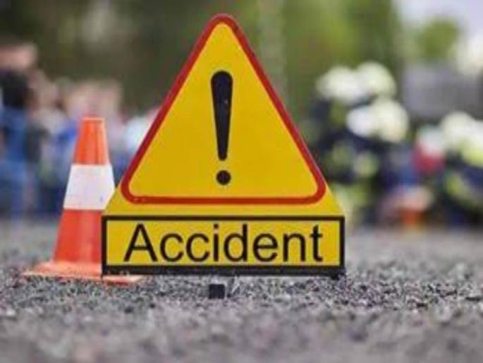 about 32 people injured in the accident of the vehicle carrying the wedding dowry in washim | लग्नाचे वऱ्हाड घेउन जाणाऱ्या वाहनाचा अपघातात ३२ जण जखमी about 32 people injured in the accident of the vehicle carrying the wedding dowry in washim | लग्नाचे वऱ्हाड घेउन जाणाऱ्या वाहनाचा अपघातात ३२ जण जखमी