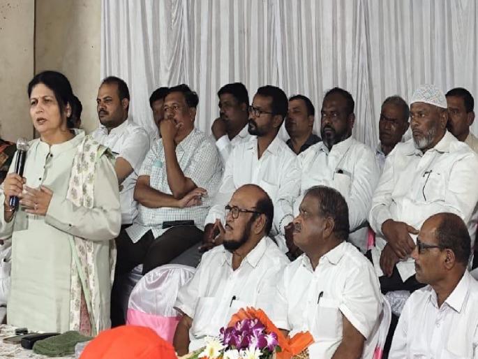 He stabbed us in the back by being on the podium with us in the assembly elections, Nandini Babhulkar's attack on opponents in Mahavikas Aghadi | Kolhapur: व्यासपीठावर बसणाऱ्यांनीच पाठीत खंजीर खुपसला, नंदिनी बाभूळकरांचा ‘मविआ’तील विरोधकांवर घणाघात