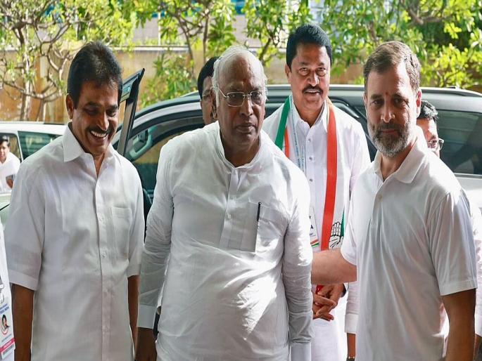 Lok Sabha Election Results - Congress wins in Maharashtra from one seat to eleven seats | Maharashtra Lok Sabha Election Result 2024: २०१९ मध्ये फक्त एक, २०२४ मध्ये एकावर एक; महाराष्ट्रात काँग्रेसचं खणखणीत 'कमबॅक' Lok Sabha Election Results - Congress wins in Maharashtra from one seat to eleven seats | Maharashtra Lok Sabha Election Result 2024: २०१९ मध्ये फक्त एक, २०२४ मध्ये एकावर एक; महाराष्ट्रात काँग्रेसचं खणखणीत 'कमबॅक'