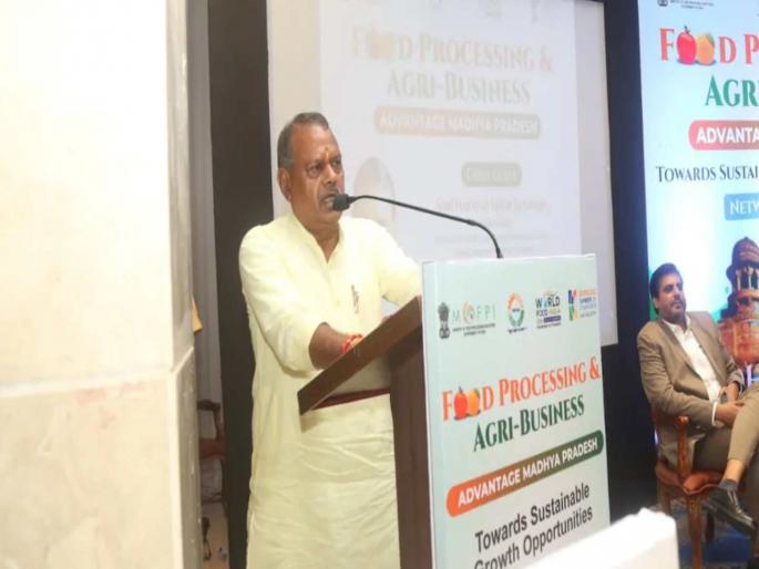 Madhya Pradesh BJP Minister Narayan Kushwaha strange advice for quitting alcohol | "घरी आणून प्यायला सांगा"; व्यसनमुक्ती अभियानात भाजप मंत्र्यांचा महिलांना अजब सल्ला Madhya Pradesh BJP Minister Narayan Kushwaha strange advice for quitting alcohol | "घरी आणून प्यायला सांगा"; व्यसनमुक्ती अभियानात भाजप मंत्र्यांचा महिलांना अजब सल्ला