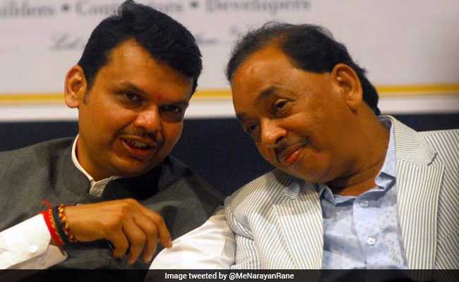 Gulabrao Chavan joins BJP, District Bank Director: Fadnavis, in the presence of Rane | गुलाबराव चव्हाण भाजपमध्ये, फडणवीस, राणेंच्या उपस्थितीत प्रवेश Gulabrao Chavan joins BJP, District Bank Director: Fadnavis, in the presence of Rane | गुलाबराव चव्हाण भाजपमध्ये, फडणवीस, राणेंच्या उपस्थितीत प्रवेश