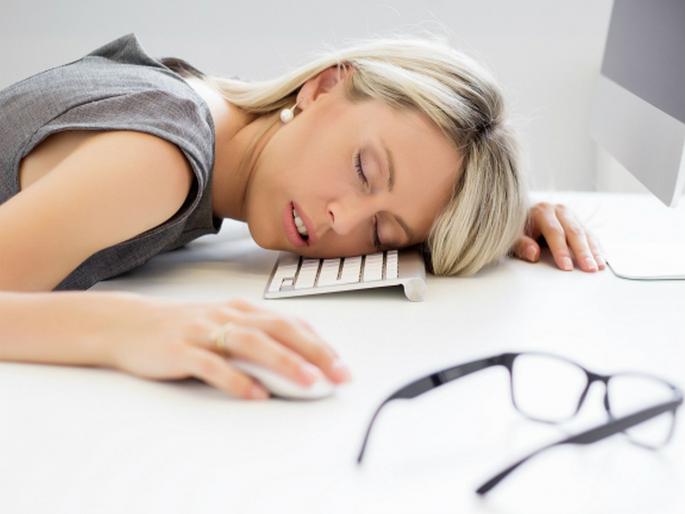 Narcolepsy excessive uncontrolled daytime sleep disorder, Know everything about it | गाढ झोप घेणंही तुमच्यासाठी ठरू शकतो आजार, तुम्हाला असं होतं का? Narcolepsy excessive uncontrolled daytime sleep disorder, Know everything about it | गाढ झोप घेणंही तुमच्यासाठी ठरू शकतो आजार, तुम्हाला असं होतं का?