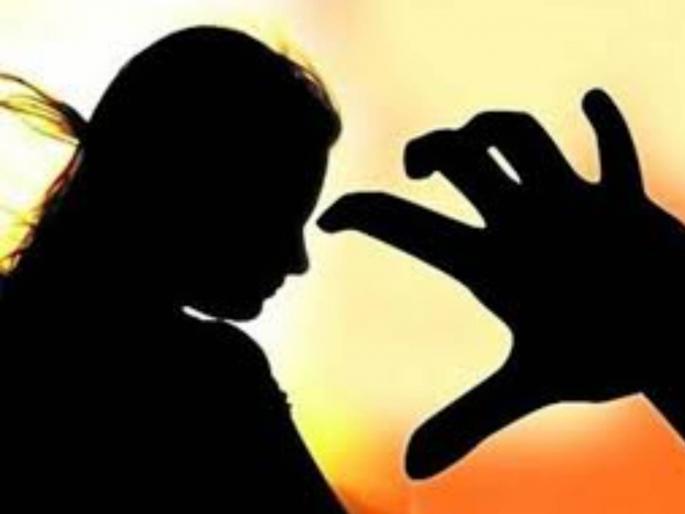 sexual abuse of a minor girl through intimacy a case has been registered against the accused for impregnating the victim in washim | जवळीक साधून अल्पवयीन मुलीवर लैंगिक अत्याचार; पीडितेस गर्भधारणा, आरोपीवर गुन्हा दाखल sexual abuse of a minor girl through intimacy a case has been registered against the accused for impregnating the victim in washim | जवळीक साधून अल्पवयीन मुलीवर लैंगिक अत्याचार; पीडितेस गर्भधारणा, आरोपीवर गुन्हा दाखल