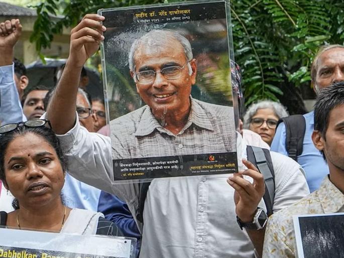 The investigation went from the police to the CBI... | पाेलिसांकडून सीबीआयकडे गेला तपास... The investigation went from the police to the CBI... | पाेलिसांकडून सीबीआयकडे गेला तपास...