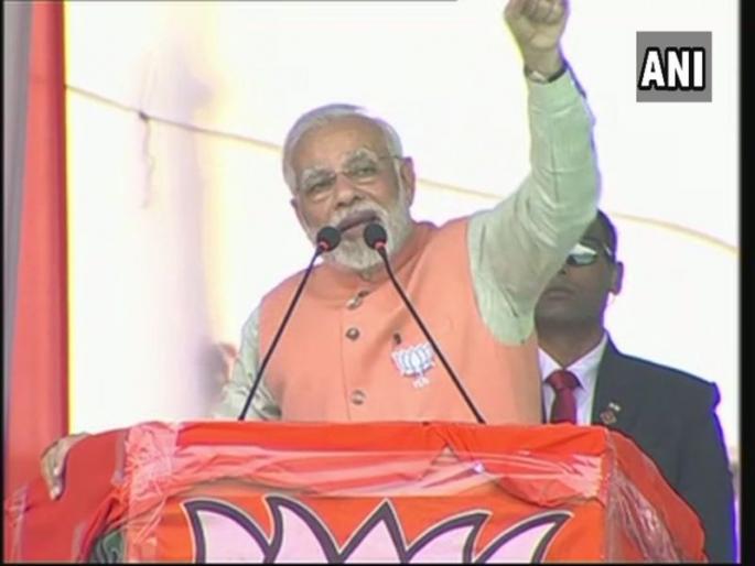 'Even if you are of low caste, your work has been made big', Narendra Modi's turn to Congress | 'भलेही नीच जातीचा असलो, तरी कामं मोठी केली आहेत', नरेंद्र मोदींचा काँग्रेसवर पलटवार