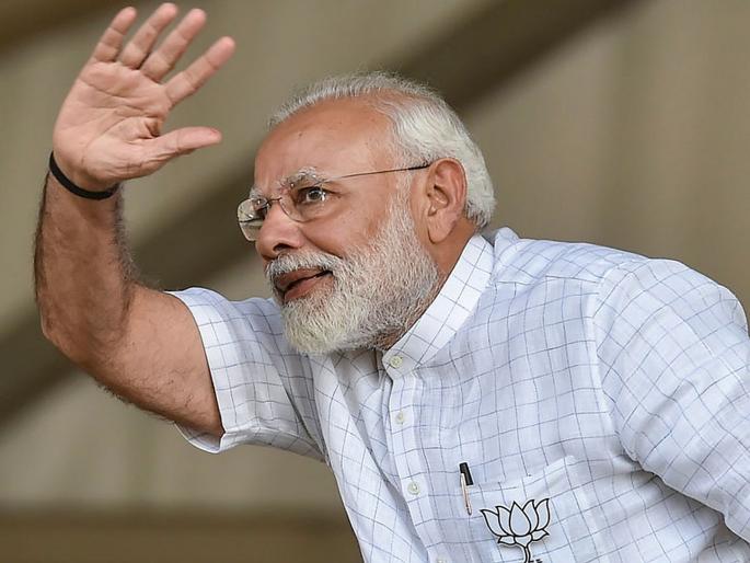 People rush to open postal account in Kerala to get Rs 15 lakh promised by Modi | मोदीजी १५ लाख देत असल्याचा मेसेज आला अन्... People rush to open postal account in Kerala to get Rs 15 lakh promised by Modi | मोदीजी १५ लाख देत असल्याचा मेसेज आला अन्...