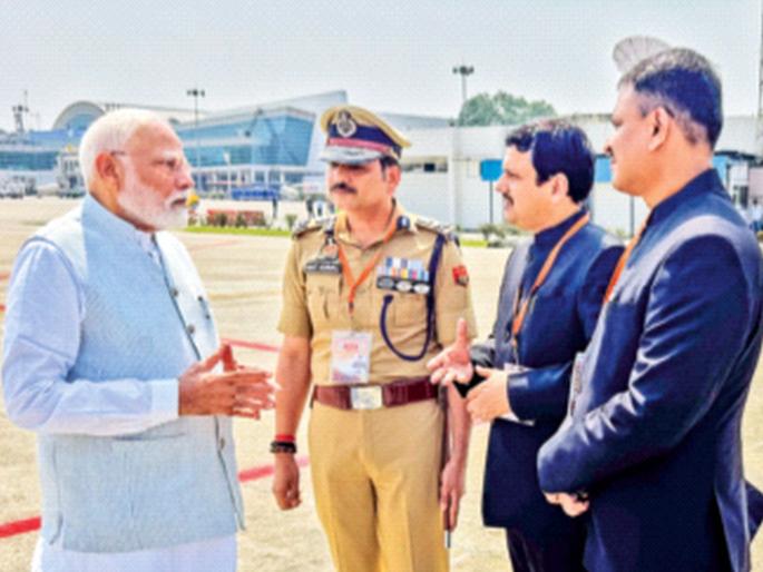 Update on rape case taken as soon as we got off the plane, PM Modi orders officials to take action during Varanasi visit | विमानातून उतरताच घेतले बलात्कार प्रकरणाचे अपडेट, वाराणसीतील दौऱ्यात पंतप्रधान माेदींचे अधिकाऱ्यांना कारवाईचे आदेश Update on rape case taken as soon as we got off the plane, PM Modi orders officials to take action during Varanasi visit | विमानातून उतरताच घेतले बलात्कार प्रकरणाचे अपडेट, वाराणसीतील दौऱ्यात पंतप्रधान माेदींचे अधिकाऱ्यांना कारवाईचे आदेश