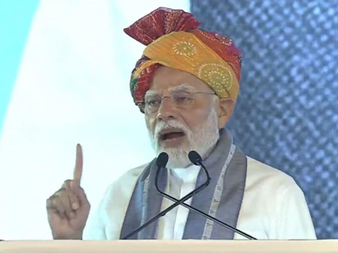 Congress has become a devourer of the Constitution why didn't they make a Muslim president Prime Minister Modi's direct target on Congress | "काँग्रेसनं मुस्लीम अध्यक्ष का बनवला नाही? बाबासाहेब जिवंत होते तोवर..."; पंतप्रधान मोदींचा काँग्रेसवर हल्लाबोल Congress has become a devourer of the Constitution why didn't they make a Muslim president Prime Minister Modi's direct target on Congress | "काँग्रेसनं मुस्लीम अध्यक्ष का बनवला नाही? बाबासाहेब जिवंत होते तोवर..."; पंतप्रधान मोदींचा काँग्रेसवर हल्लाबोल