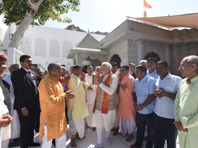 Lok Sabha 2019 Exit Poll: For 10 reasons, people have reverted to Modi's name | Lok Sabha 2019 Exit Poll: या 10 कारणांमुळे मोदींच्या नावाला लोकांनी दिली पुन्हा पसंती