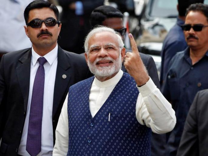 Narendra Modi idea of election tourism in Gujarat Election 2012 | नरेंदर भाईंची(च) आयडियाची कल्पना, निवडणुकीसाठी साद घातली जगाला!