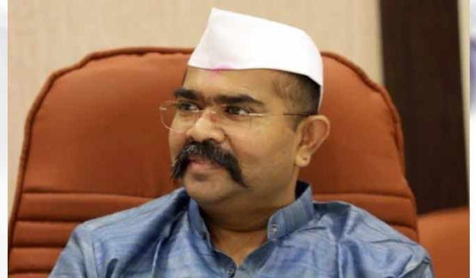 Narendra Patil Says there is no time at Chief Minister Uddhav Thackeray and give Signals to leave Shiv Sena | 'मी देवेंद्र फडणवीस यांच्या विचारांचा कट्टर कार्यकर्ता'; माथाडी कामकार नरेंद्र पाटील यांचे भाजपत जाण्याचे संकेत Narendra Patil Says there is no time at Chief Minister Uddhav Thackeray and give Signals to leave Shiv Sena | 'मी देवेंद्र फडणवीस यांच्या विचारांचा कट्टर कार्यकर्ता'; माथाडी कामकार नरेंद्र पाटील यांचे भाजपत जाण्याचे संकेत