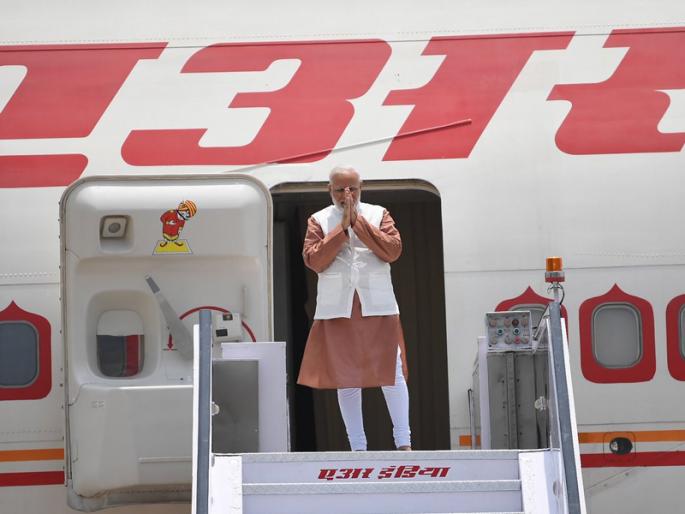 PM Modi to expand India's ties with Indonesia during first official visit | पंतप्रधान नरेंद्र मोदींचा पहिला इंडोनेशिया दौरा, विविध उद्योगकरार संपन्न होण्याची शक्यता PM Modi to expand India's ties with Indonesia during first official visit | पंतप्रधान नरेंद्र मोदींचा पहिला इंडोनेशिया दौरा, विविध उद्योगकरार संपन्न होण्याची शक्यता