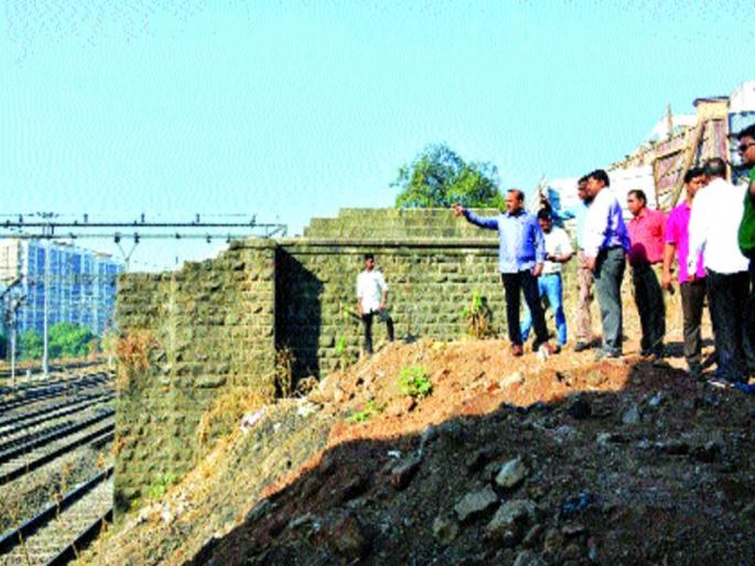 Rail uncomfortable in the work of Patipul? Narendra Pawar took a review from MSRDC | पत्रीपुलाच्या कामात रेल्वेचे असहकार्य? नरेंद्र पवार यांनी ‘एमएसआरडीसी’कडून घेतला आढावा Rail uncomfortable in the work of Patipul? Narendra Pawar took a review from MSRDC | पत्रीपुलाच्या कामात रेल्वेचे असहकार्य? नरेंद्र पवार यांनी ‘एमएसआरडीसी’कडून घेतला आढावा