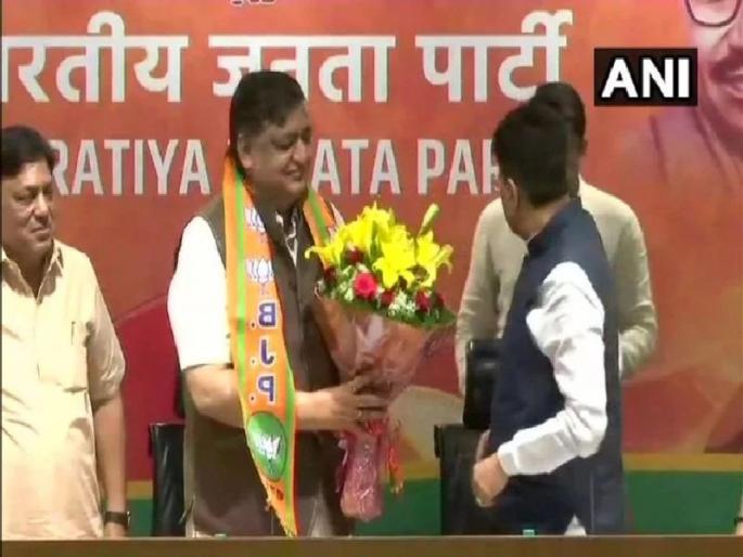 Naresh Agrawal joins bjp in the presence of union minister piyush goyal | नरेश अग्रवाल भाजपामध्ये, म्हणाले...सिनेमात नाचणा-यांसाठी माझं तिकीट कापलं Naresh Agrawal joins bjp in the presence of union minister piyush goyal | नरेश अग्रवाल भाजपामध्ये, म्हणाले...सिनेमात नाचणा-यांसाठी माझं तिकीट कापलं