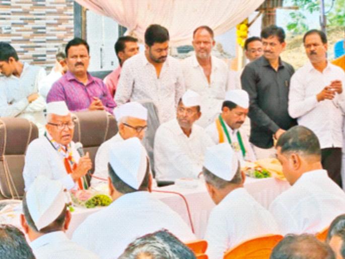 Flare up, smoke out! Ajit Pawar group's narhari Zirwal, at Maha vikas aghadi's campaign meeting | उडाला भडका, निघाला धूर! अजित पवार गटाचे झिरवाळ, मविआच्या प्रचारसभेला Flare up, smoke out! Ajit Pawar group's narhari Zirwal, at Maha vikas aghadi's campaign meeting | उडाला भडका, निघाला धूर! अजित पवार गटाचे झिरवाळ, मविआच्या प्रचारसभेला