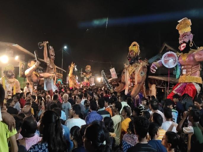 Competitive performance of Narakasurvadha Sadguru Mitramandal from Fanasnagar wins first place | Sindhudurg: नरकासुरवधाचे स्पर्धात्मक सादरीकरण, फणसनगर येथील सद्गुरु मित्रमंडळ प्रथम क्रमांकाचे मानकरी Competitive performance of Narakasurvadha Sadguru Mitramandal from Fanasnagar wins first place | Sindhudurg: नरकासुरवधाचे स्पर्धात्मक सादरीकरण, फणसनगर येथील सद्गुरु मित्रमंडळ प्रथम क्रमांकाचे मानकरी
