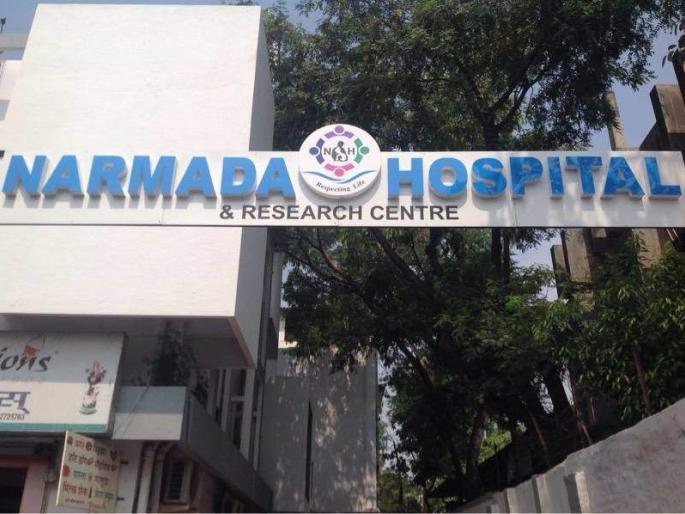 Viral video; Corona patient accused, threatened by hospital with injection | व्हायरल व्हिडिओ; कोरोना रुग्णाचा आरोप, इंजेक्शन देऊन मारण्याची हॉस्पिटलकडून धमकी Viral video; Corona patient accused, threatened by hospital with injection | व्हायरल व्हिडिओ; कोरोना रुग्णाचा आरोप, इंजेक्शन देऊन मारण्याची हॉस्पिटलकडून धमकी