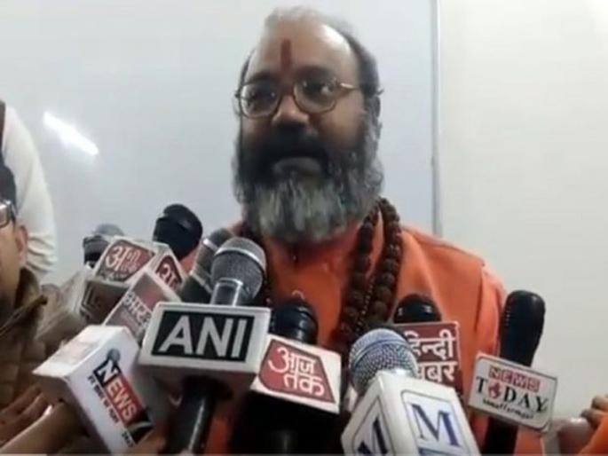 Every hindu should give birth to four children | 'प्रत्येक हिंदूने चार मुलं जन्माला घातली पाहिजेत, आम्ही संन्यासी त्यांचा सांभाळ करु' Every hindu should give birth to four children | 'प्रत्येक हिंदूने चार मुलं जन्माला घातली पाहिजेत, आम्ही संन्यासी त्यांचा सांभाळ करु'