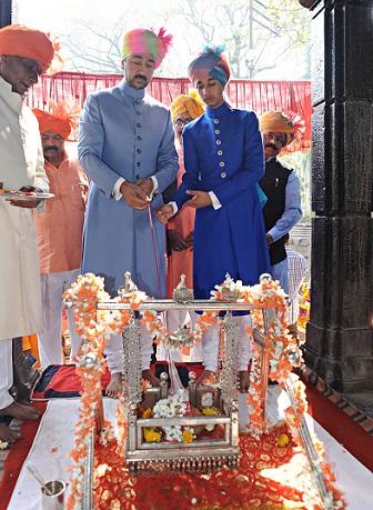 In the nursery garden enthusiastically celebrate the royal Shiv Jayanti celebration | नर्सरी बागेत शाही शिवजयंती सोहळा उत्साहात In the nursery garden enthusiastically celebrate the royal Shiv Jayanti celebration | नर्सरी बागेत शाही शिवजयंती सोहळा उत्साहात
