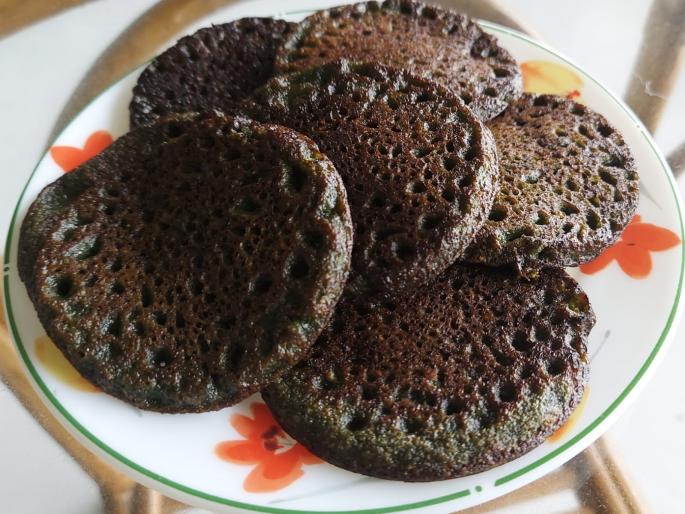 Traditional Konkani food, especially in the rainy season, Narvel bhakri | नरवेलच्या भाकऱ्या; ऐकलंय हे नाव? कोकणातला पारंपरिक पदार्थ, पावसाळ्यात तर खायलाच हवा!