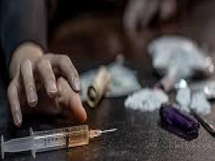 Drug trafficking and sales increased due to loopholes in the law | विळखा अमली पदार्थांचा: दिल्लीतील घातक इंजेक्शन्सची पोळेमुळे खेड्यापाड्यांत  Drug trafficking and sales increased due to loopholes in the law | विळखा अमली पदार्थांचा: दिल्लीतील घातक इंजेक्शन्सची पोळेमुळे खेड्यापाड्यांत