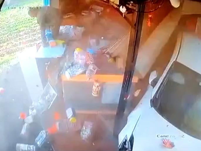 nashik accident speeding car crashes into shop in nifad watch cctv video | VIDEO: नाशिकमध्ये भीषण अपघात! भरधाव कार शिरली दुकानात; दुकानदार थोडक्यात बचावला nashik accident speeding car crashes into shop in nifad watch cctv video | VIDEO: नाशिकमध्ये भीषण अपघात! भरधाव कार शिरली दुकानात; दुकानदार थोडक्यात बचावला