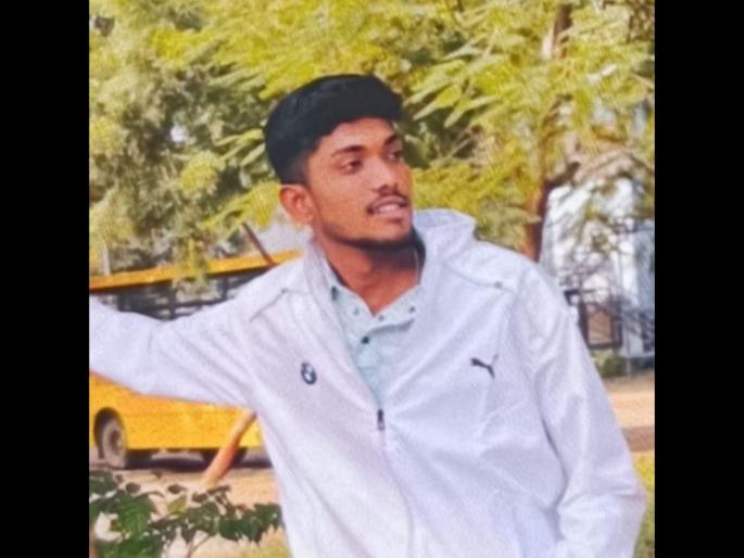 Nashik shaken! A young man was stabbed to death on the day of Holi, attacked by a gang with a chopper | नाशिक हादरले! होळीच्या दिवशीच तरुणाची सपासप वार करत हत्या, टोळक्याकडून चॉपरने हल्ला Nashik shaken! A young man was stabbed to death on the day of Holi, attacked by a gang with a chopper | नाशिक हादरले! होळीच्या दिवशीच तरुणाची सपासप वार करत हत्या, टोळक्याकडून चॉपरने हल्ला