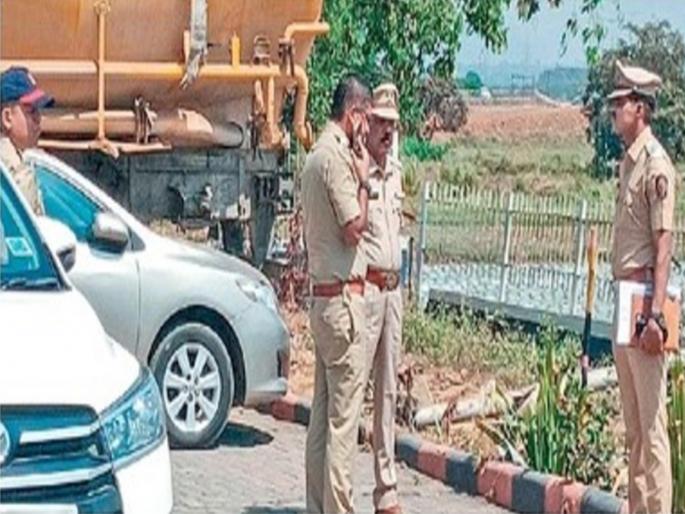 robbery at Petrol Pump in Nashik Showed the fear of swords and fled the money | नाशिकमध्ये पेट्रोल पंपावर जबरी लूट; तलवारींचा धाक दाखवून रक्कम पळवली! robbery at Petrol Pump in Nashik Showed the fear of swords and fled the money | नाशिकमध्ये पेट्रोल पंपावर जबरी लूट; तलवारींचा धाक दाखवून रक्कम पळवली!